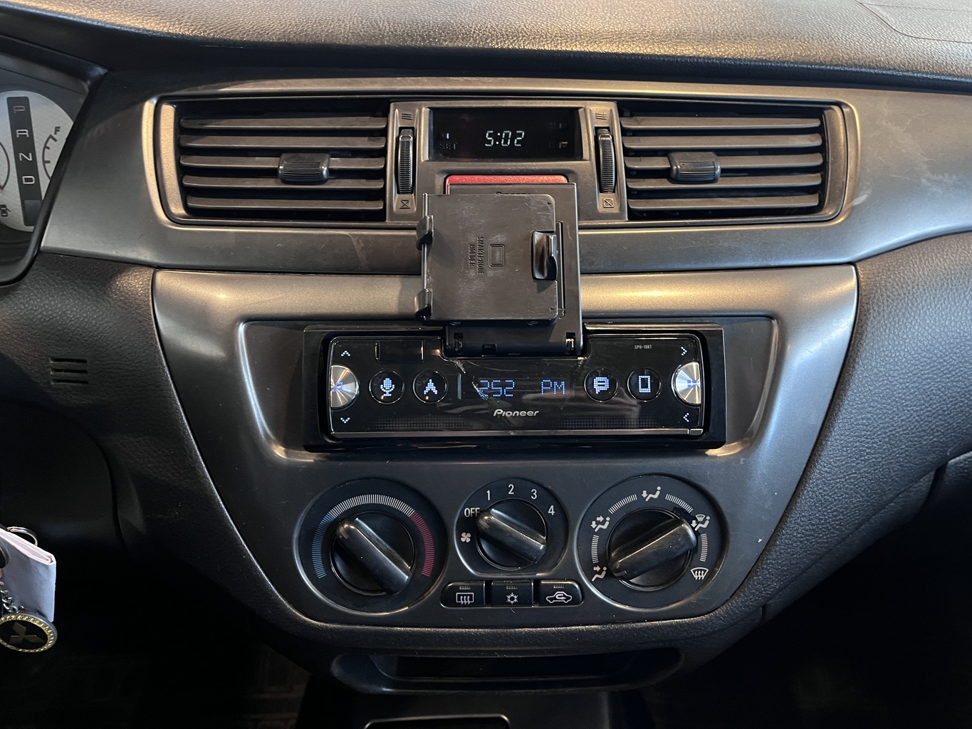 MITSUBISHI LANCER