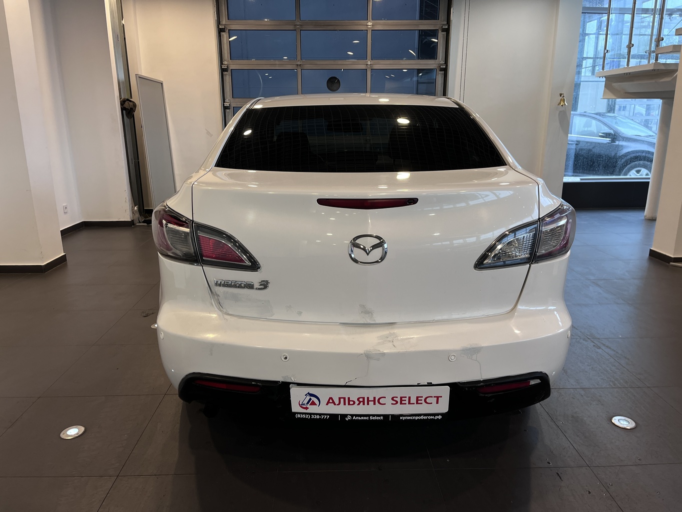 MAZDA 3