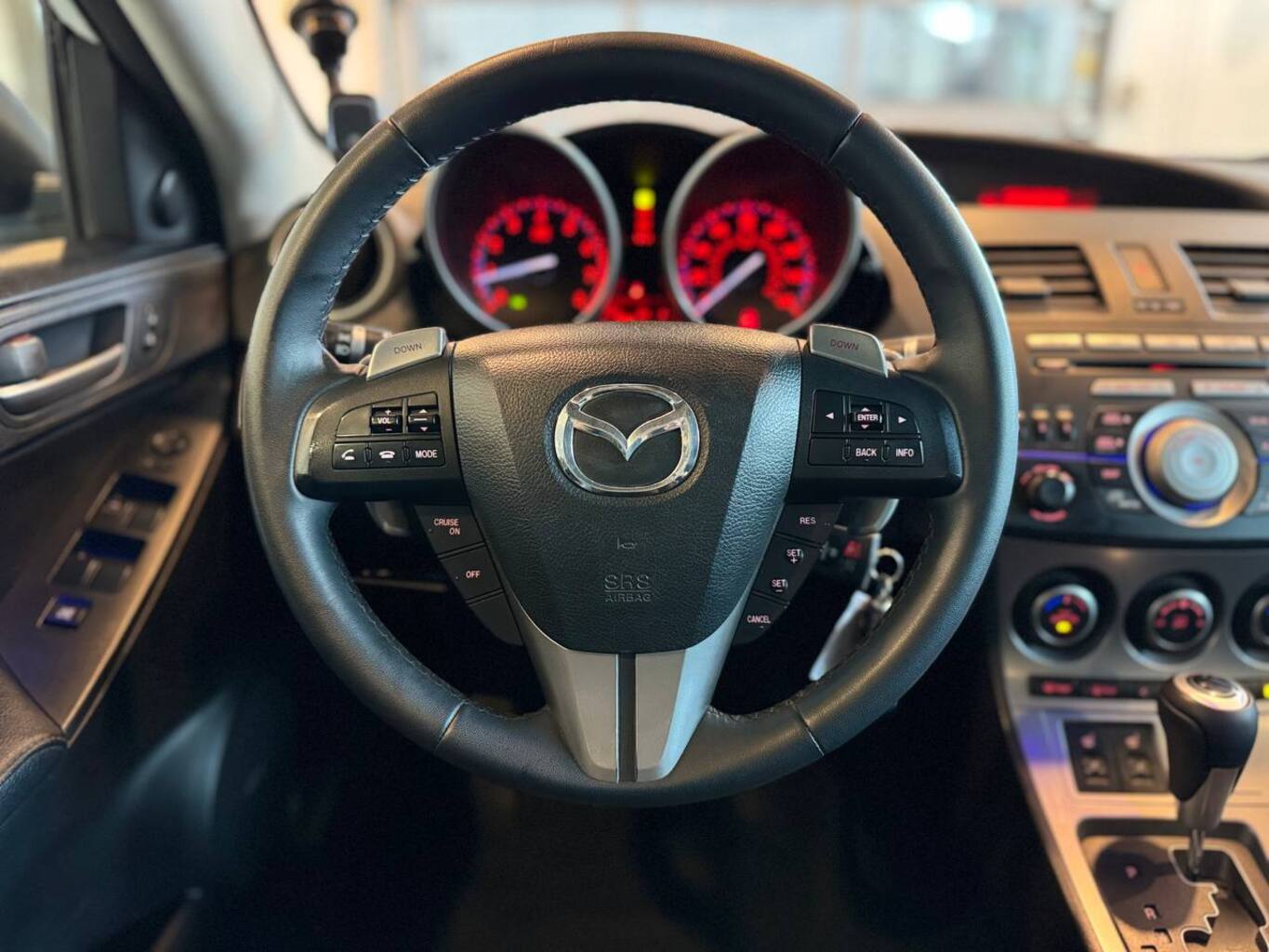 MAZDA 3