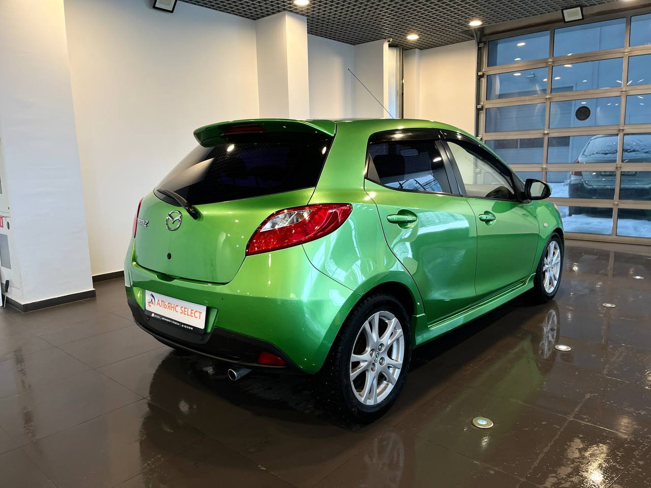 MAZDA 2