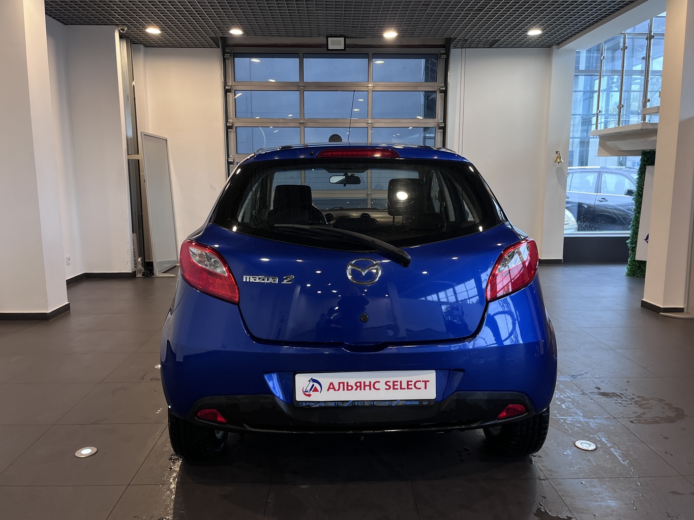 MAZDA 2