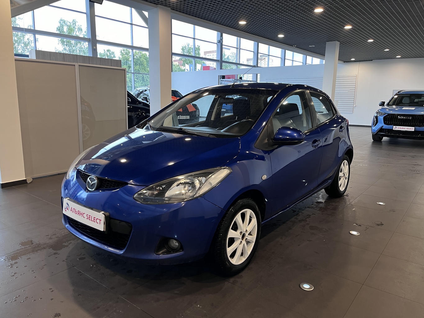 MAZDA 2