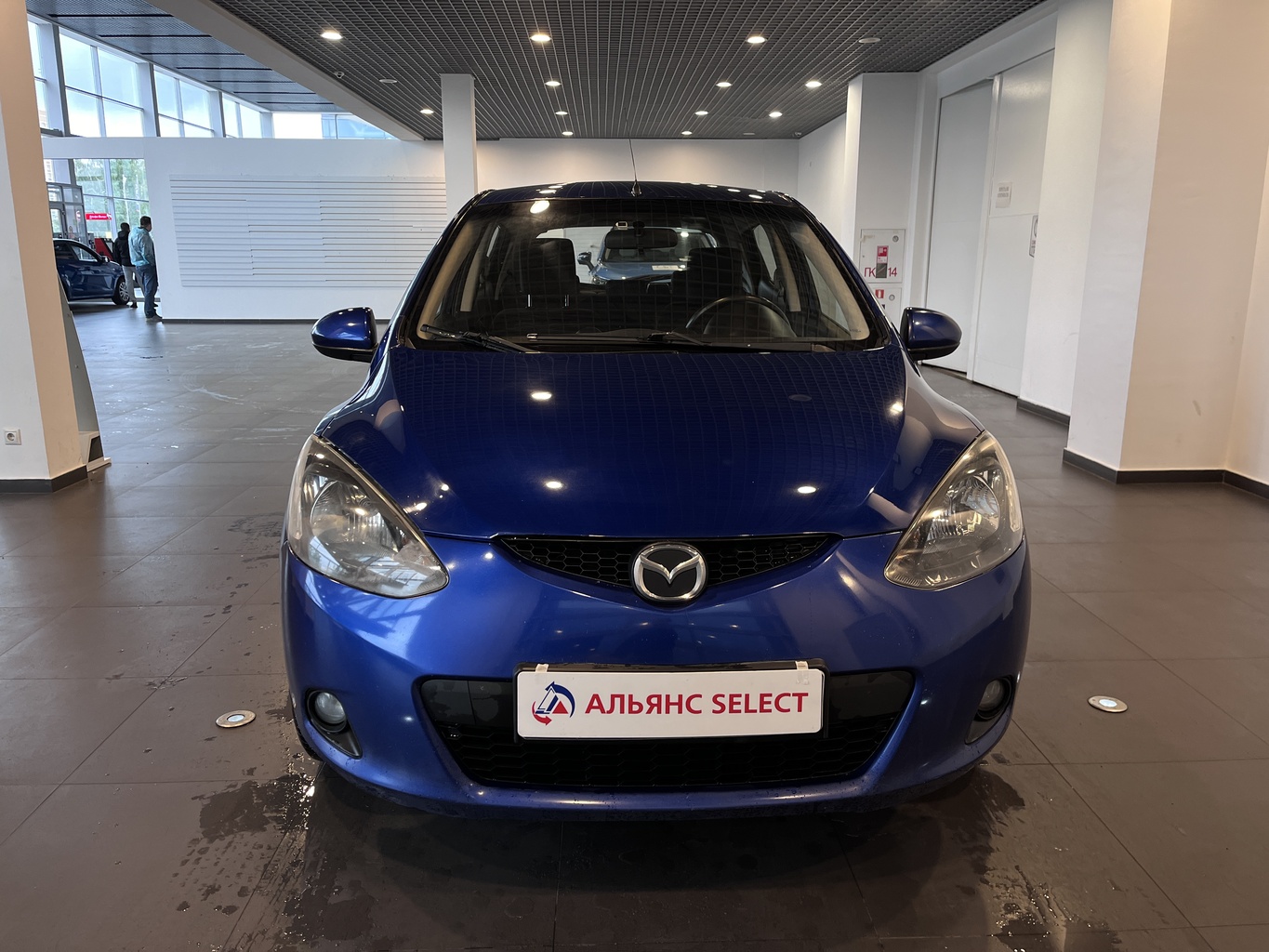 MAZDA 2