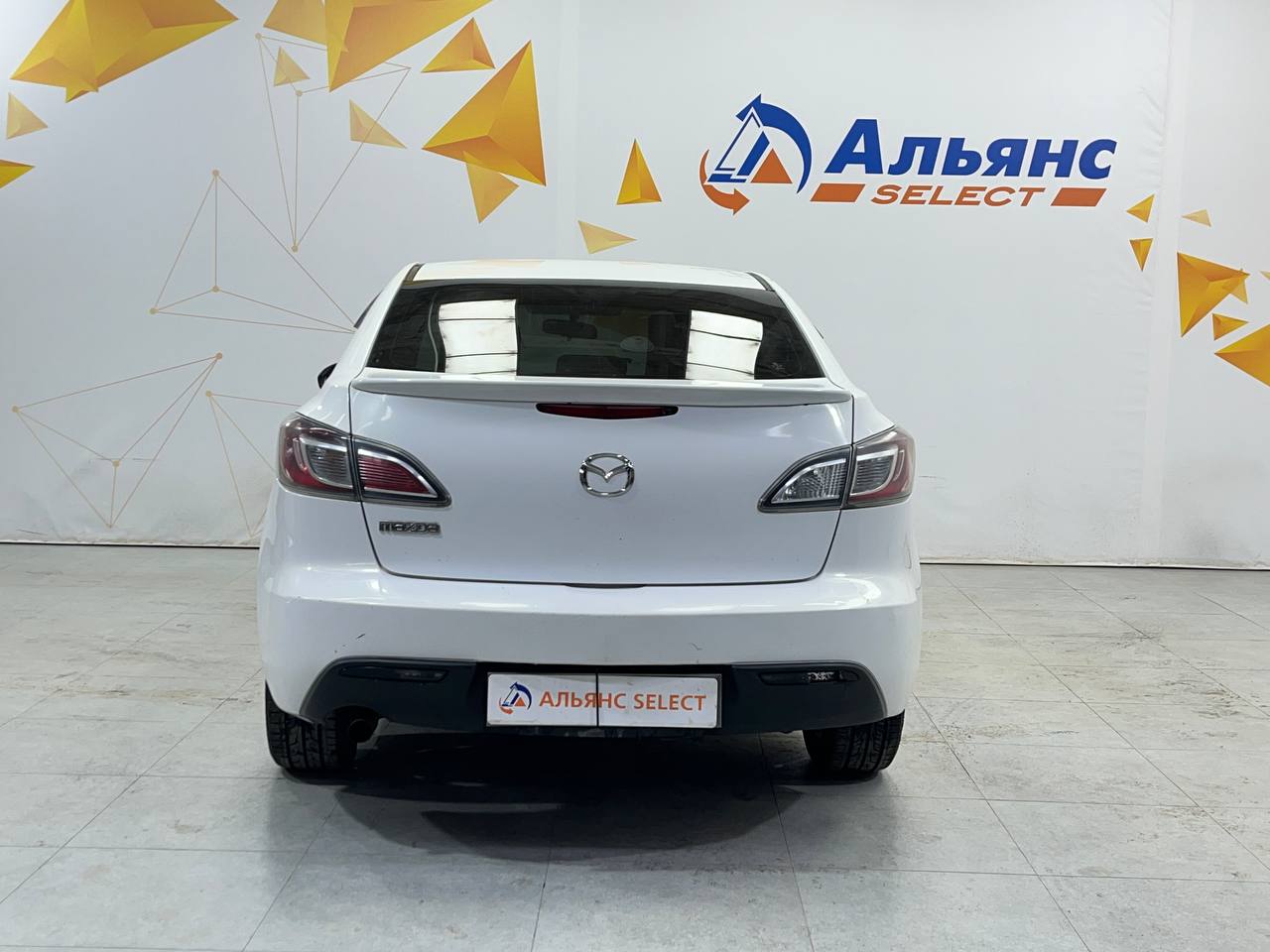 MAZDA 3
