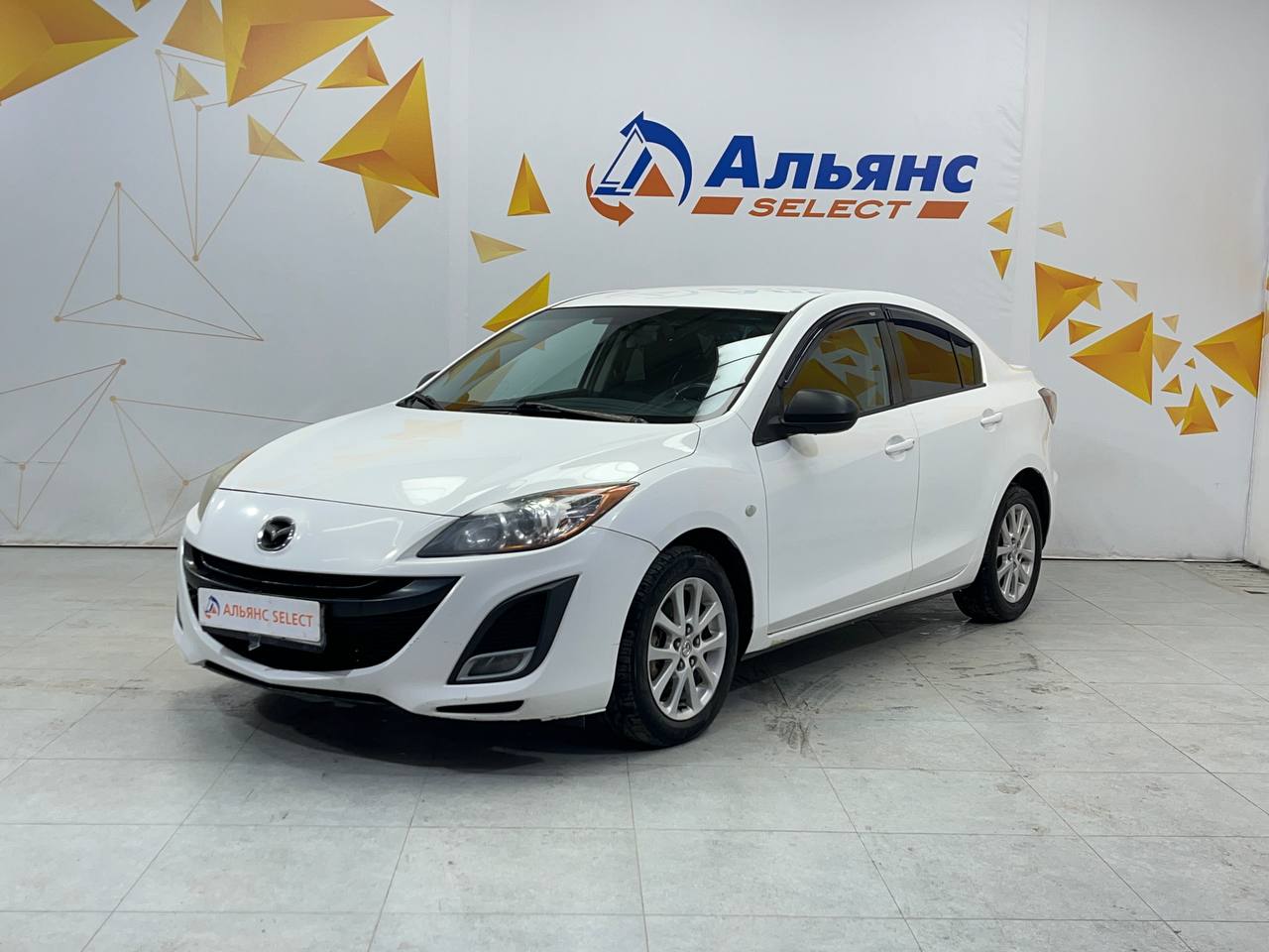 MAZDA 3