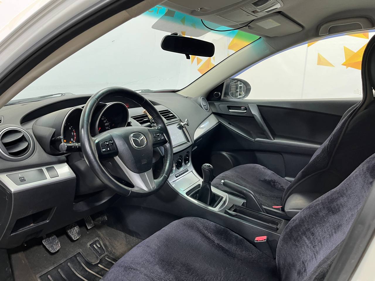 MAZDA 3