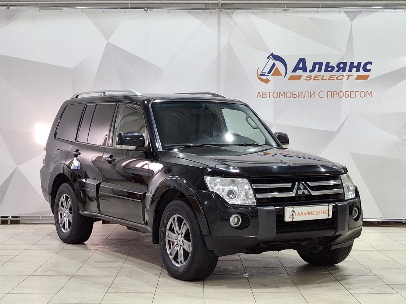 MITSUBISHI PAJERO