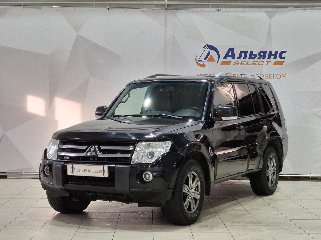 MITSUBISHI PAJERO