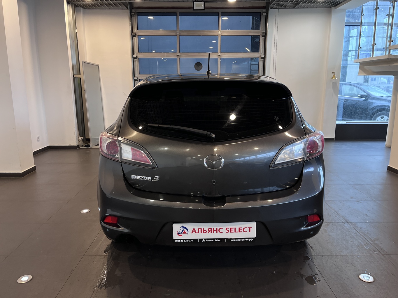 MAZDA 3