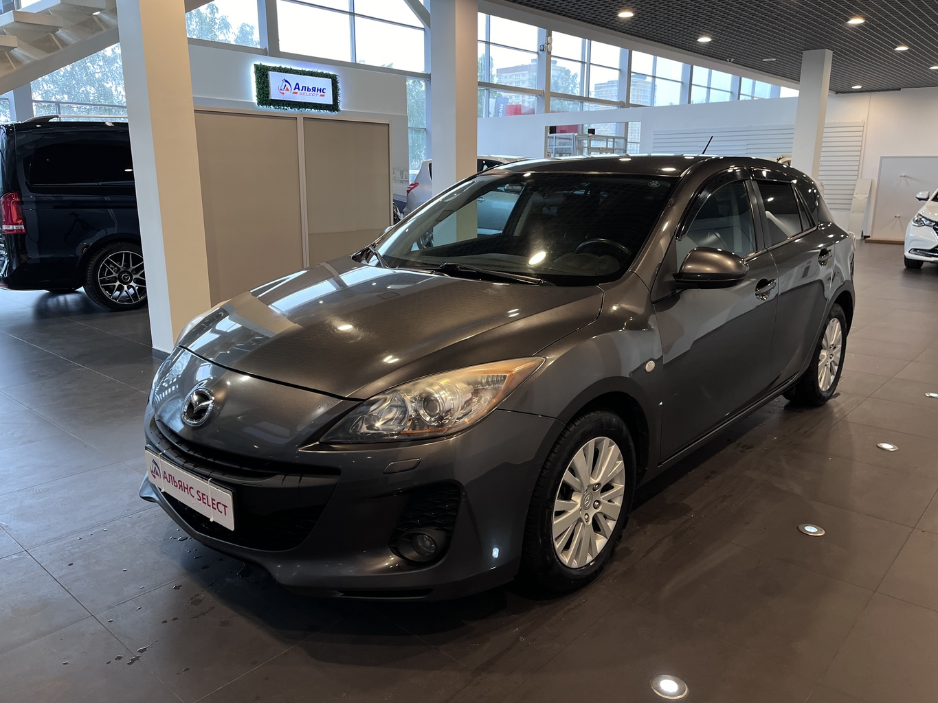 MAZDA 3