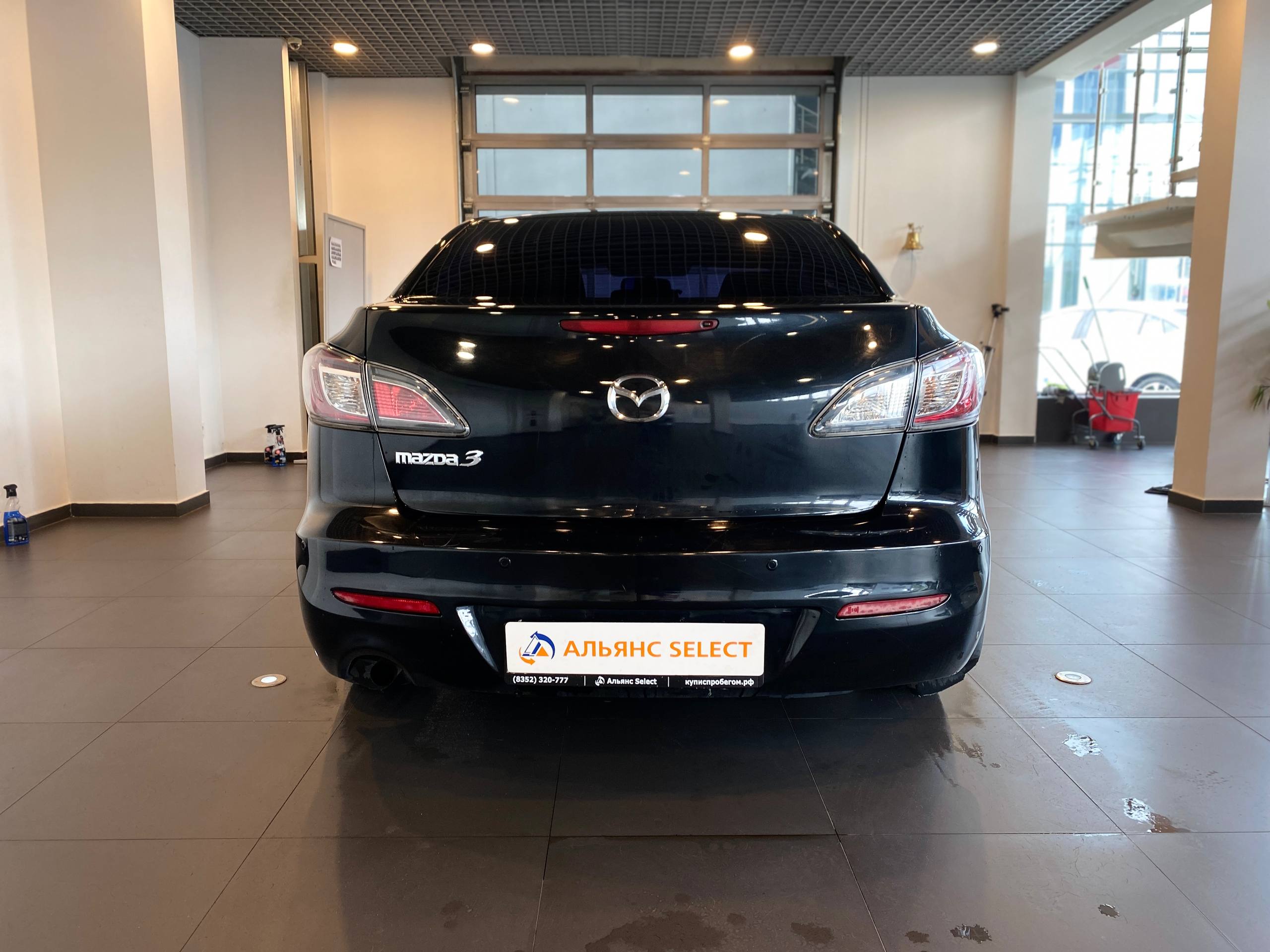 MAZDA 3