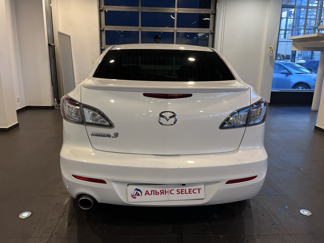 MAZDA 3