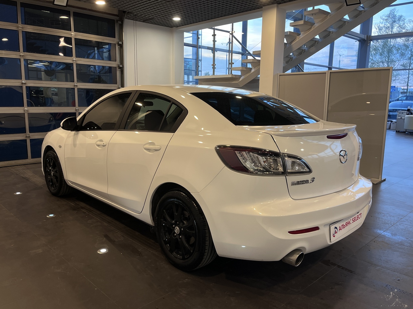 MAZDA 3