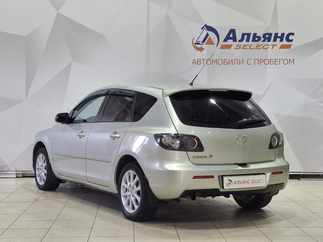 MAZDA 3