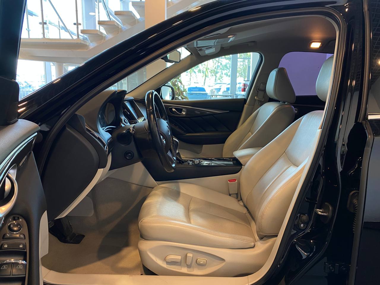 INFINITI Q50