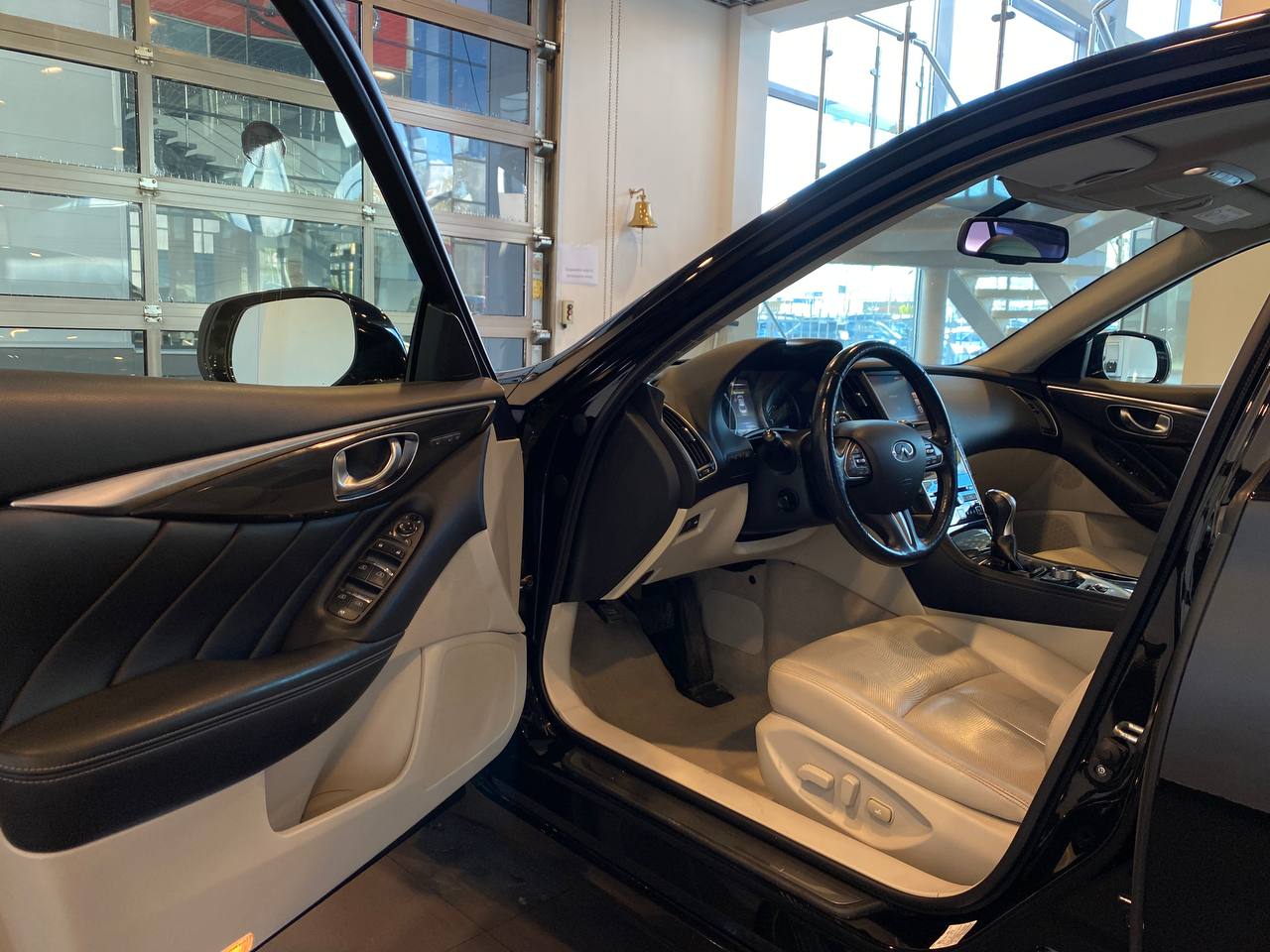 INFINITI Q50