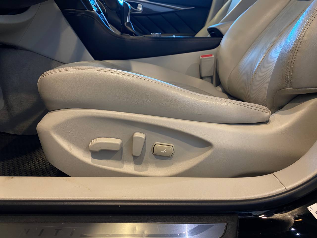 INFINITI Q50
