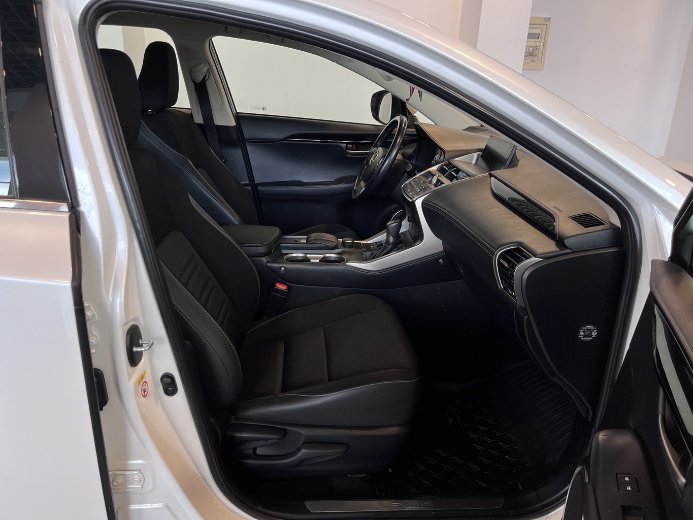 LEXUS NX200