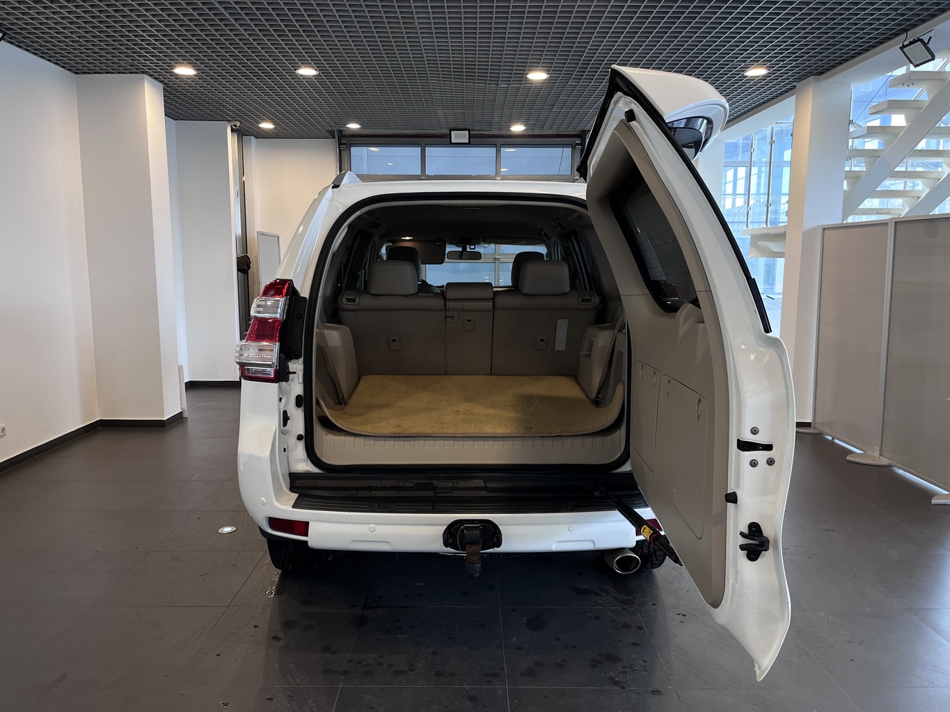 TOYOTA LAND CRUSER