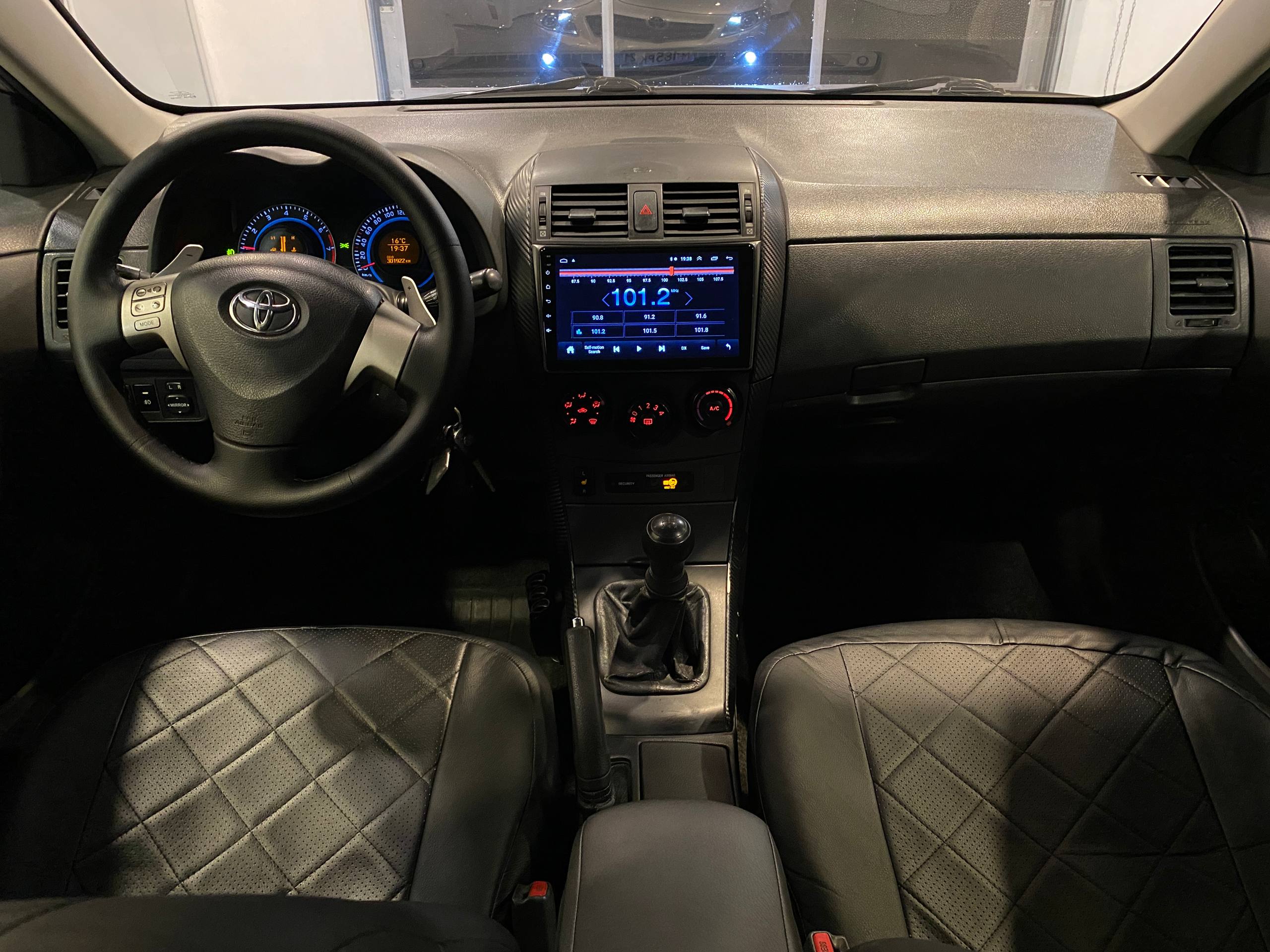 TOYOTA COROLLA