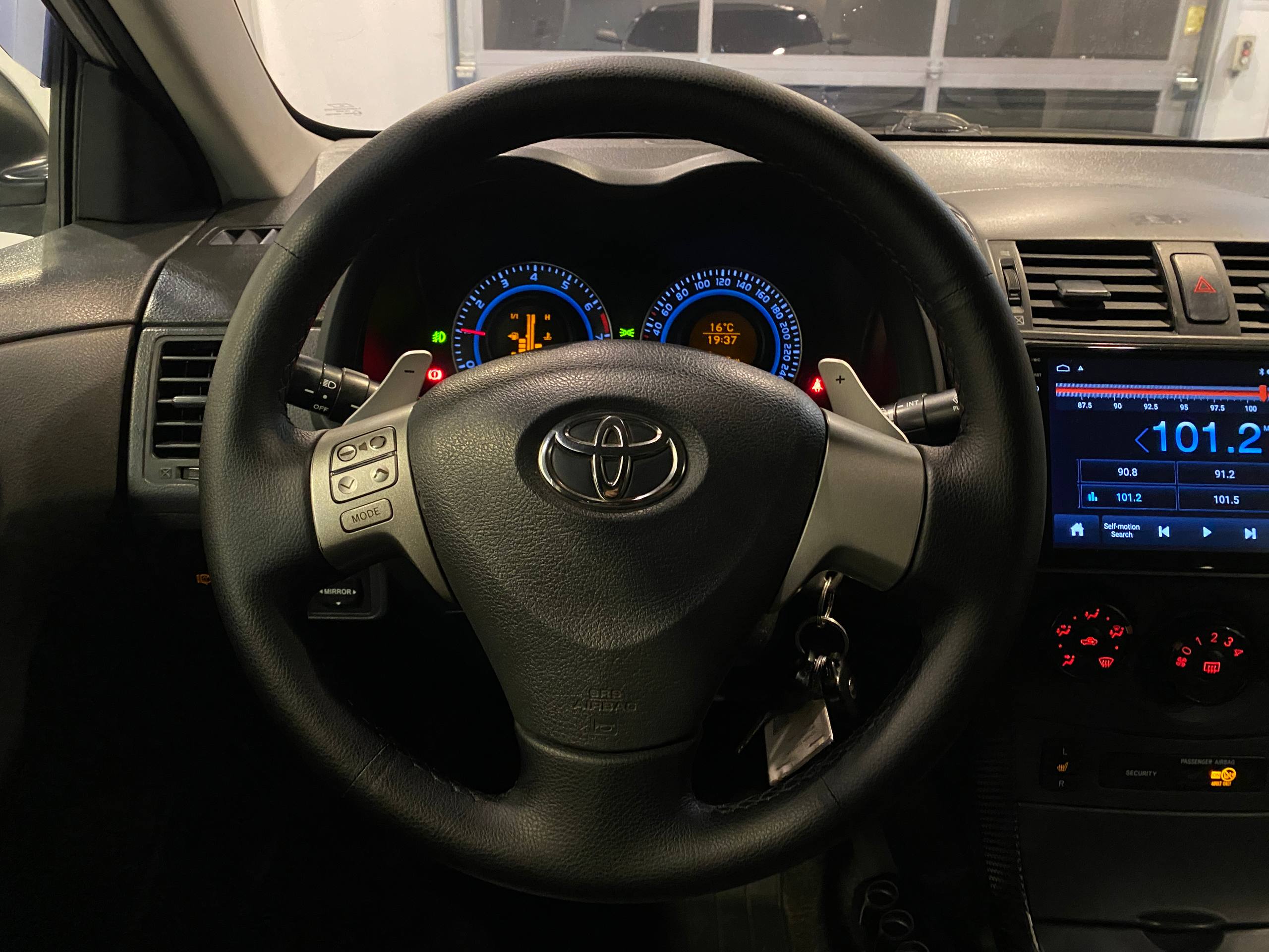 TOYOTA COROLLA