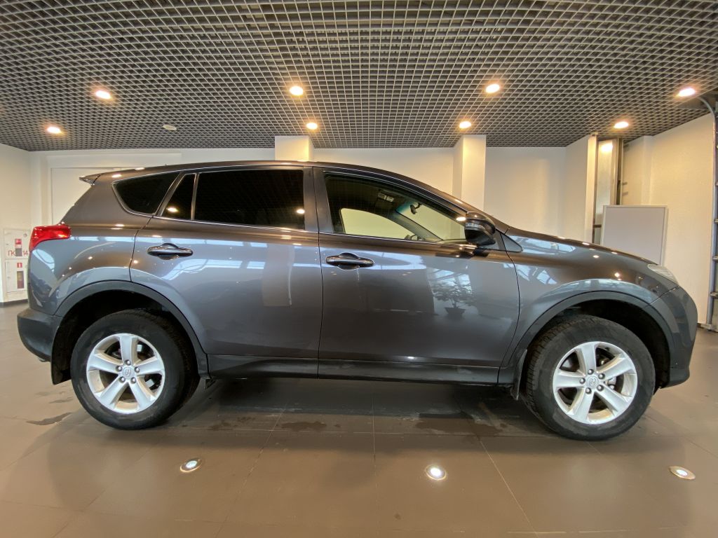 TOYOTA RAV 4