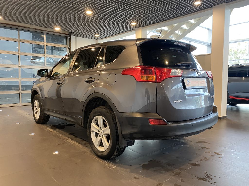 TOYOTA RAV 4