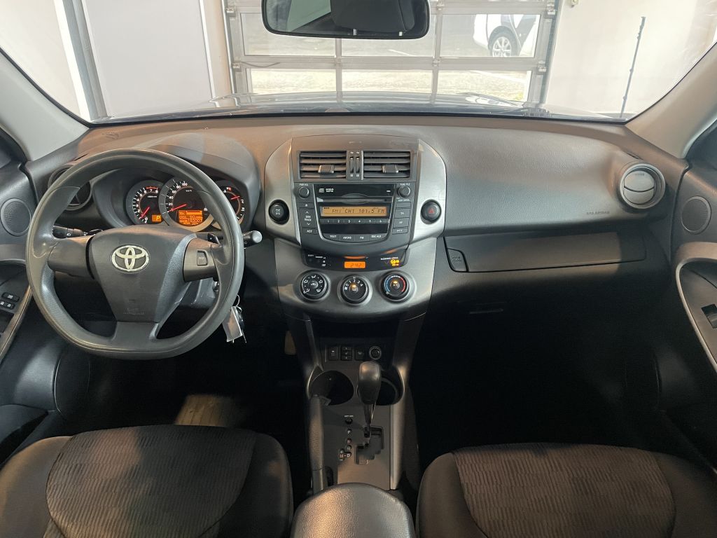 TOYOTA RAV 4