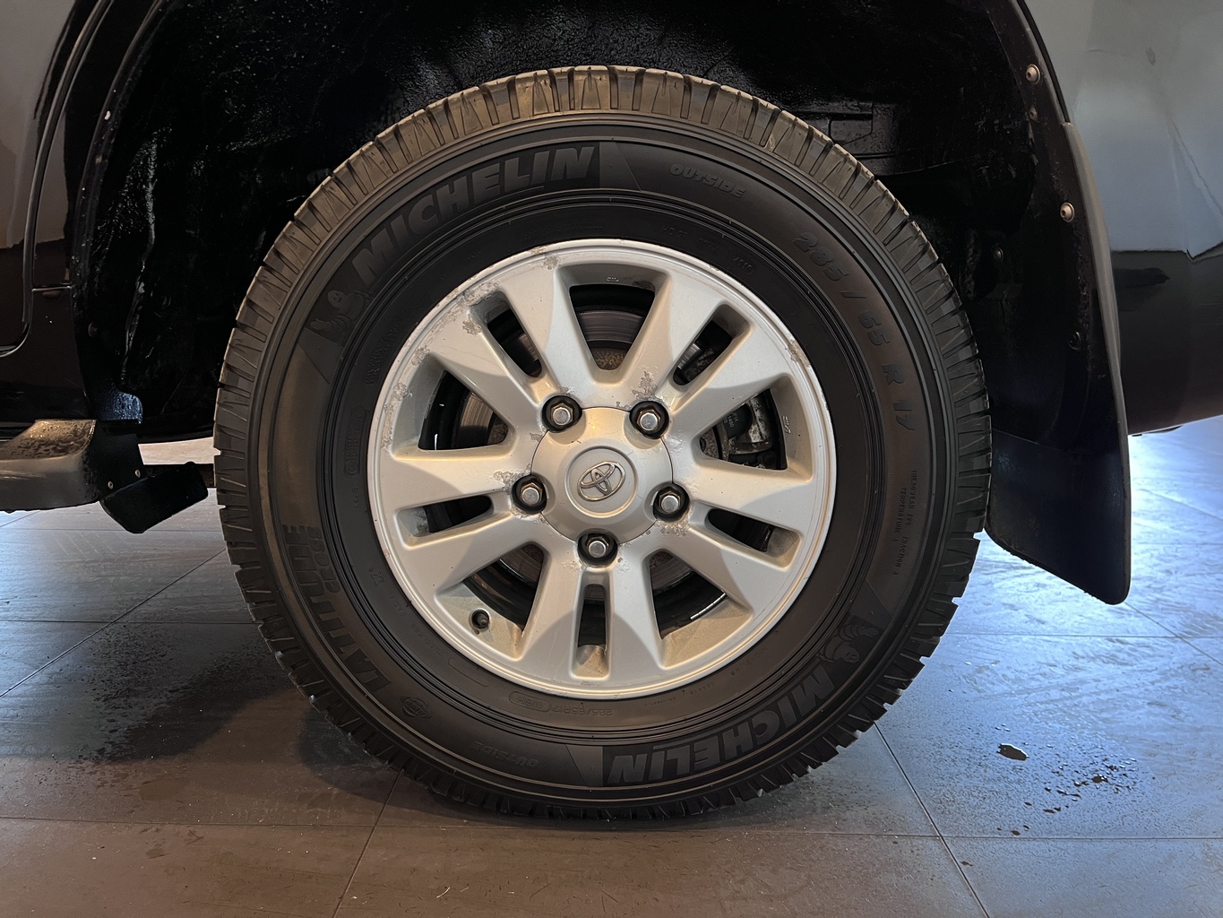 TOYOTA LAND CRUSER