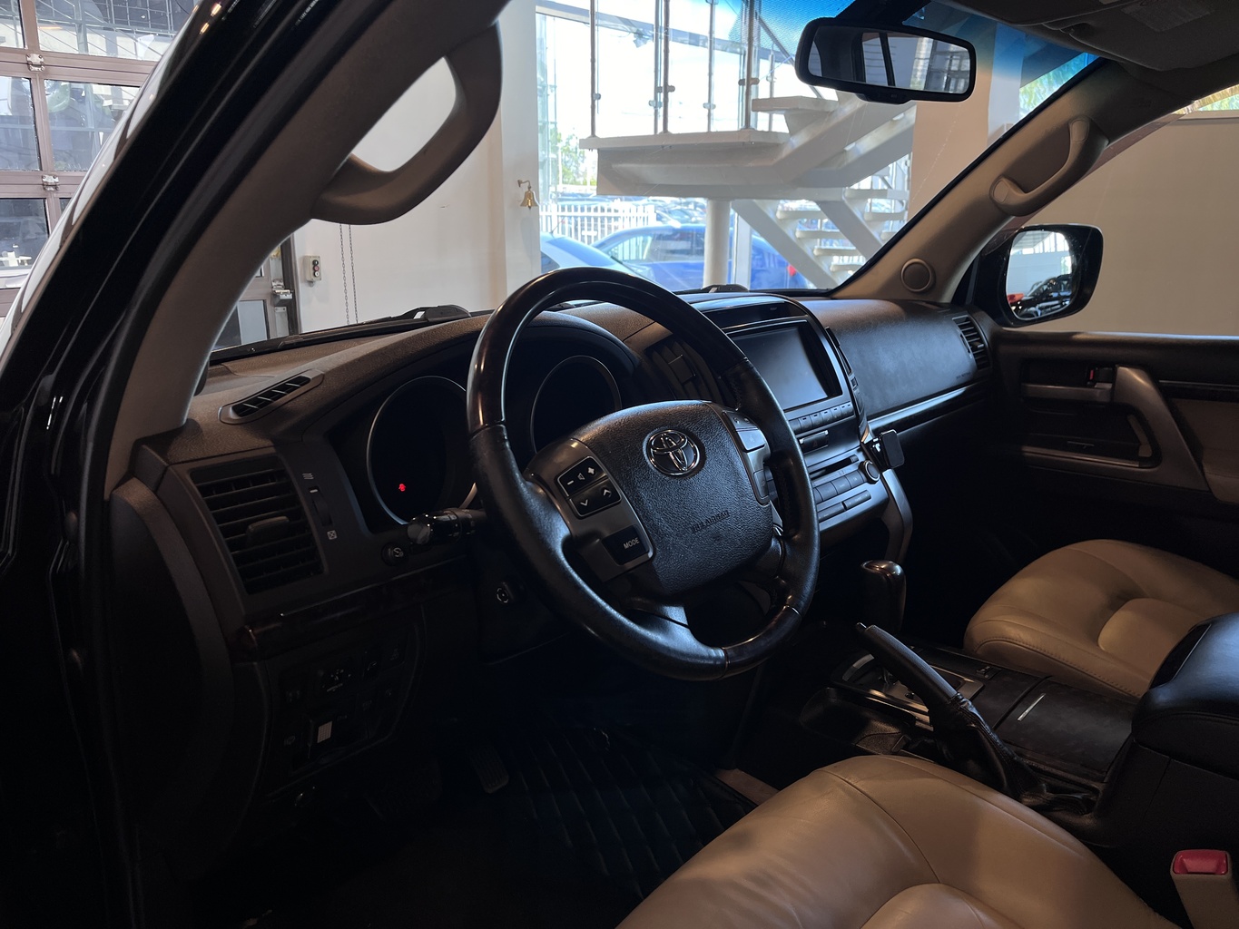 TOYOTA LAND CRUSER