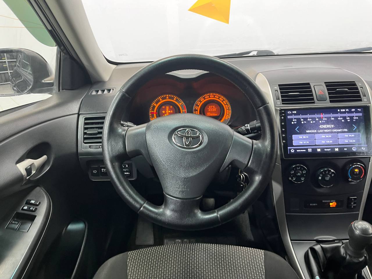 TOYOTA COROLLA