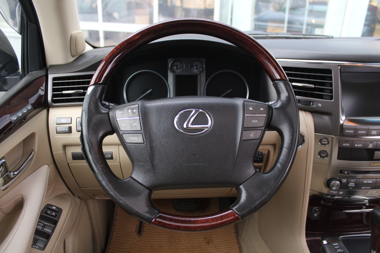 LEXUS LX570