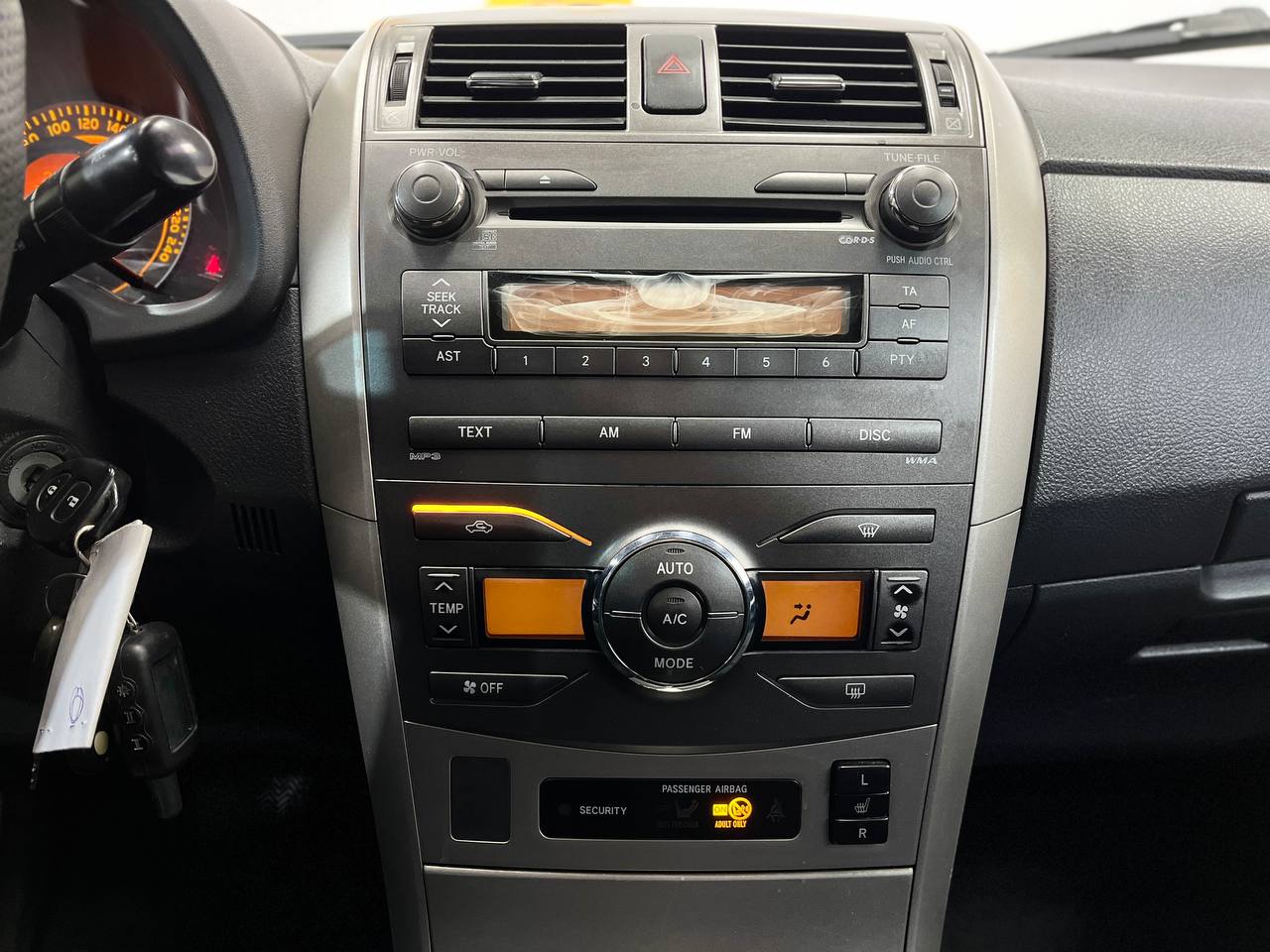 TOYOTA COROLLA