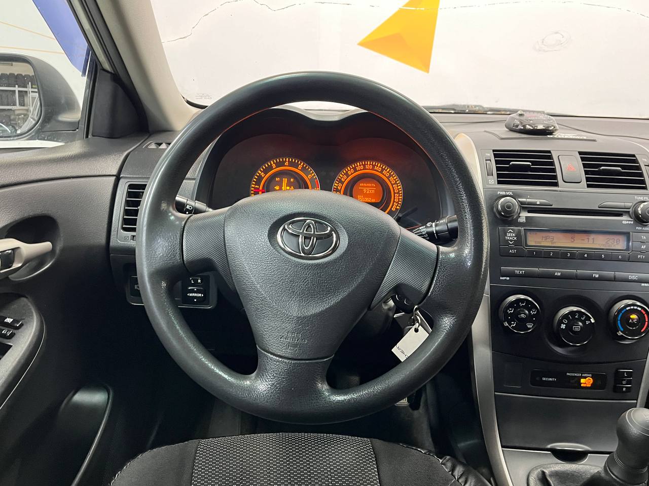 TOYOTA COROLLA