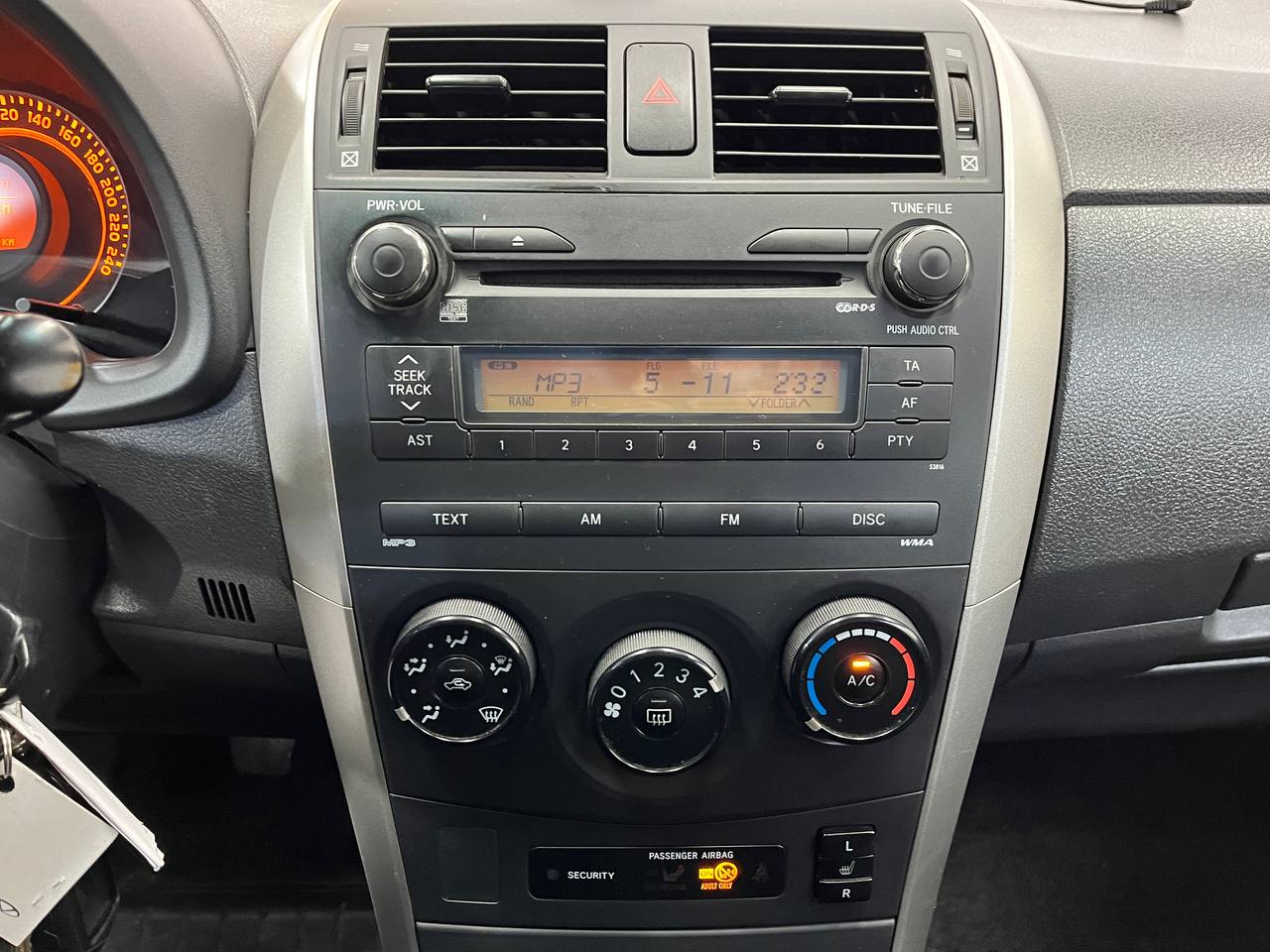 TOYOTA COROLLA