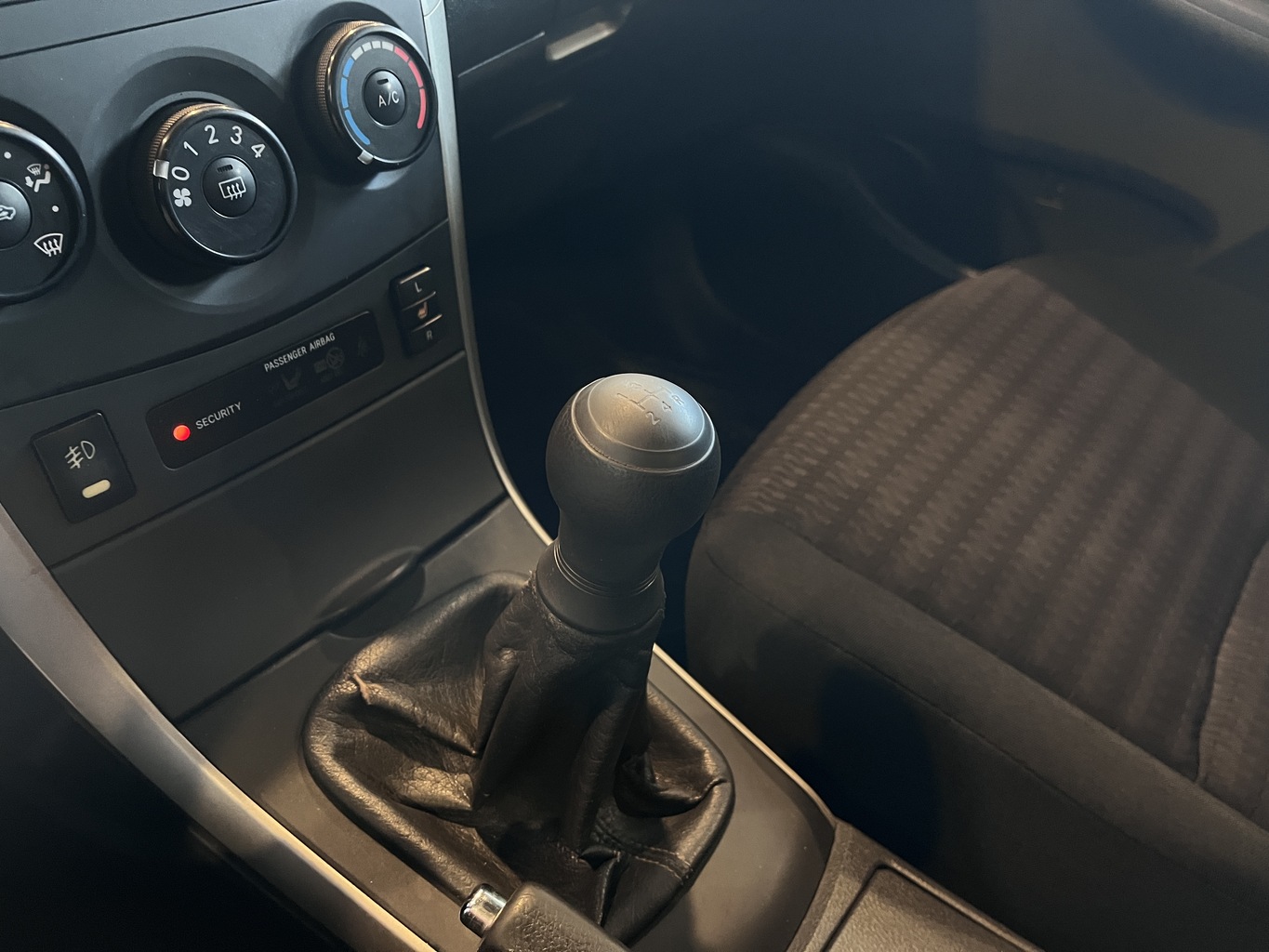 TOYOTA COROLLA