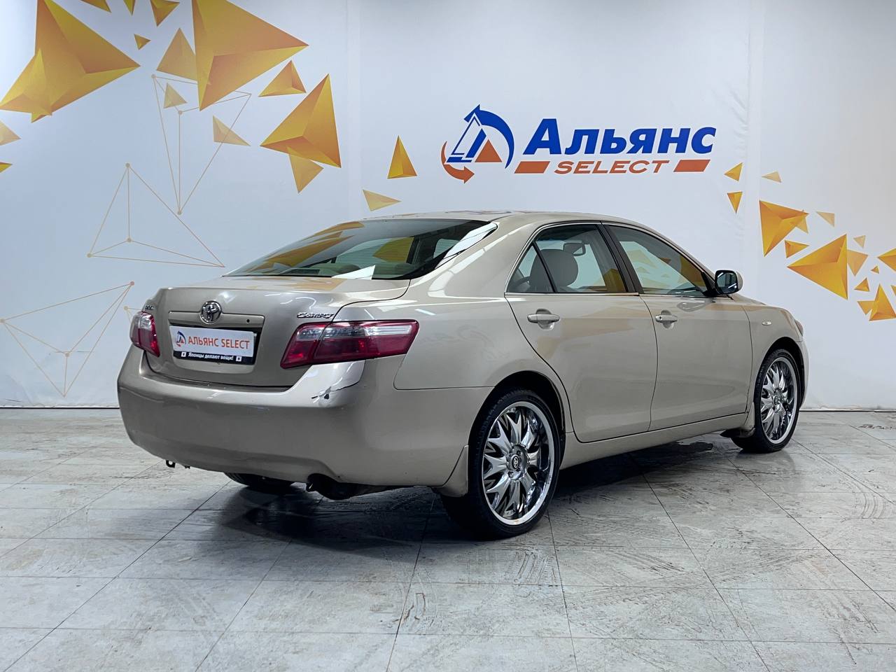 TOYOTA CAMRY