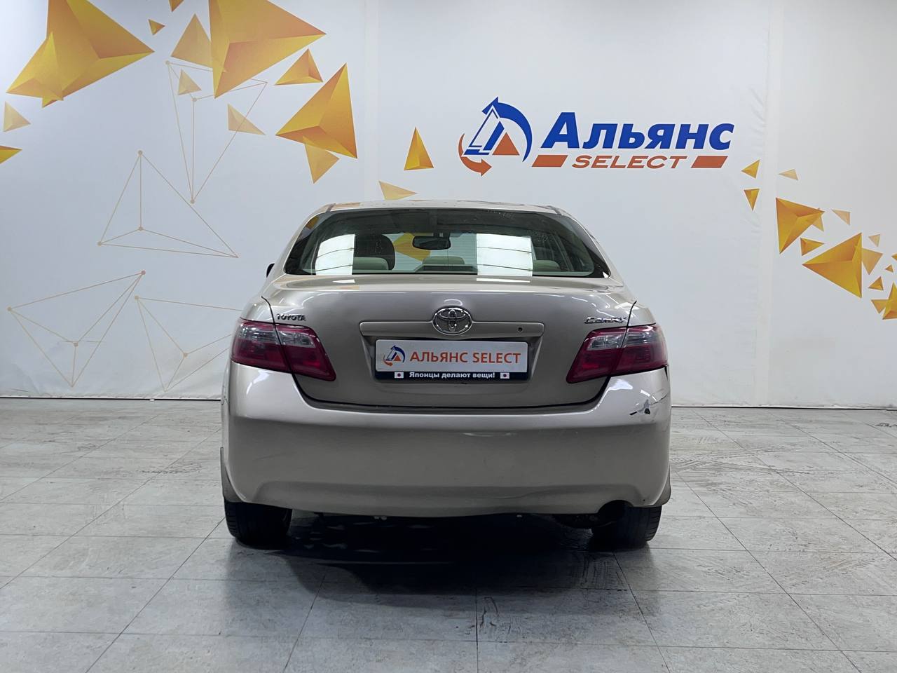 TOYOTA CAMRY