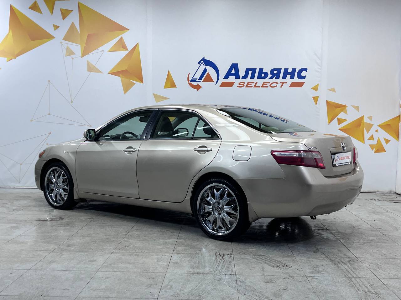 TOYOTA CAMRY