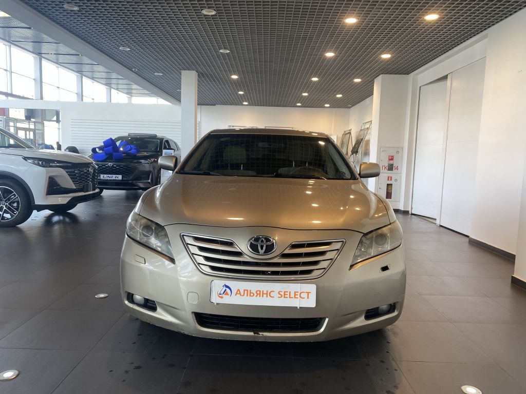 TOYOTA CAMRY