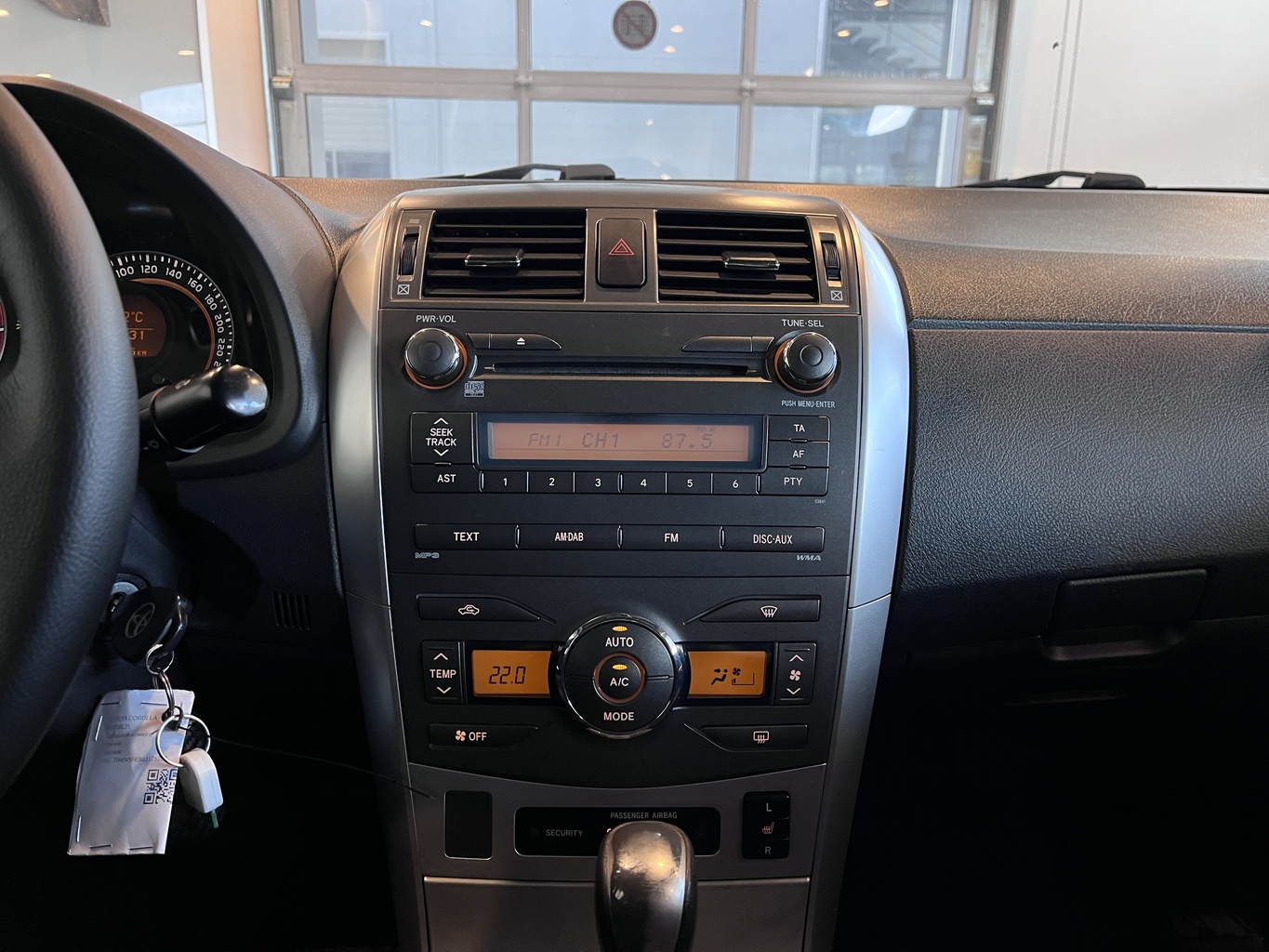 TOYOTA COROLLA