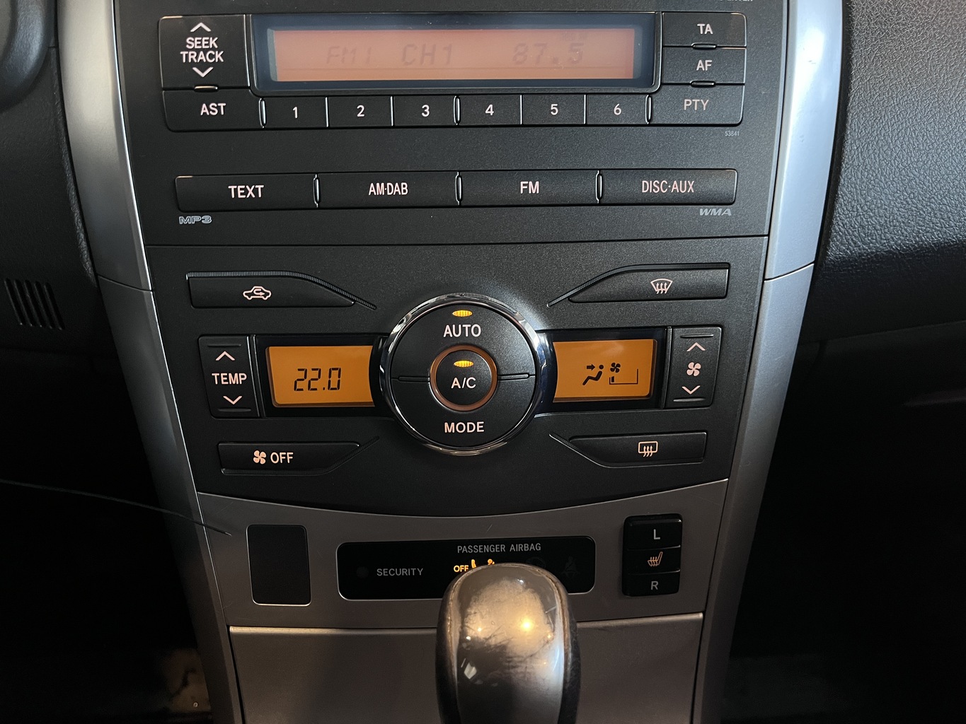 TOYOTA COROLLA