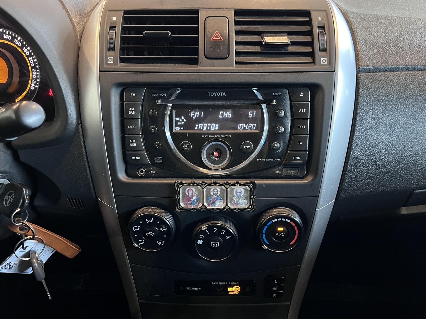 TOYOTA COROLLA