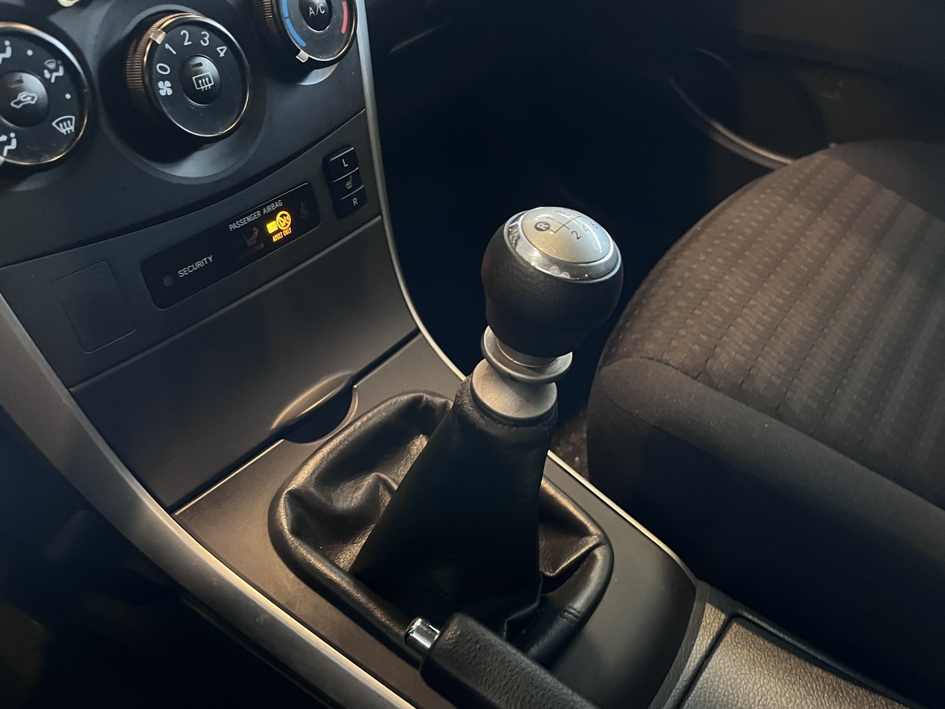 TOYOTA COROLLA