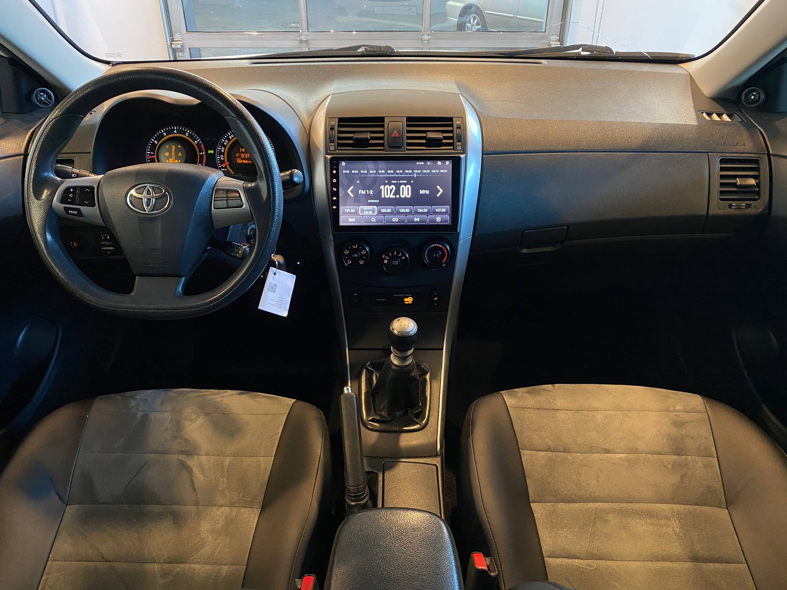 TOYOTA COROLLA