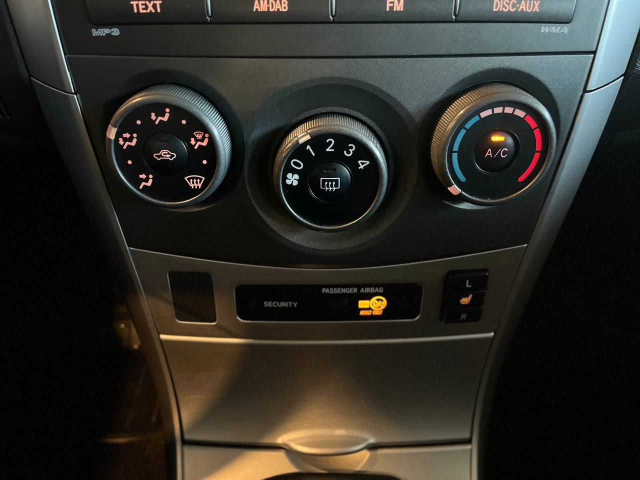 TOYOTA COROLLA