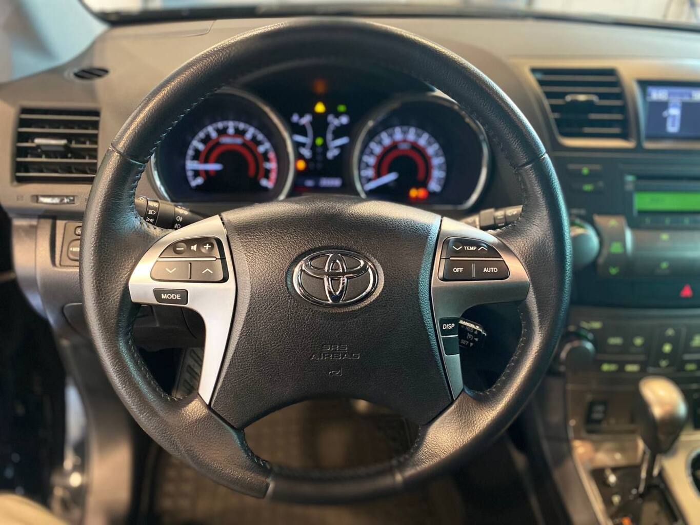 TOYOTA HIGHLANDER