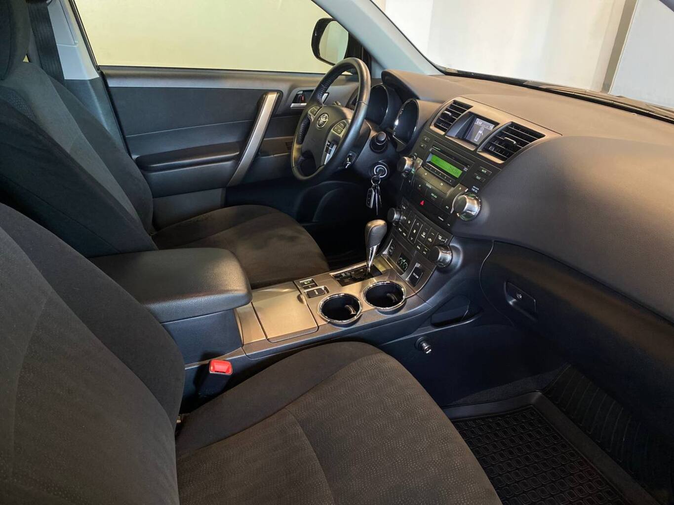 TOYOTA HIGHLANDER