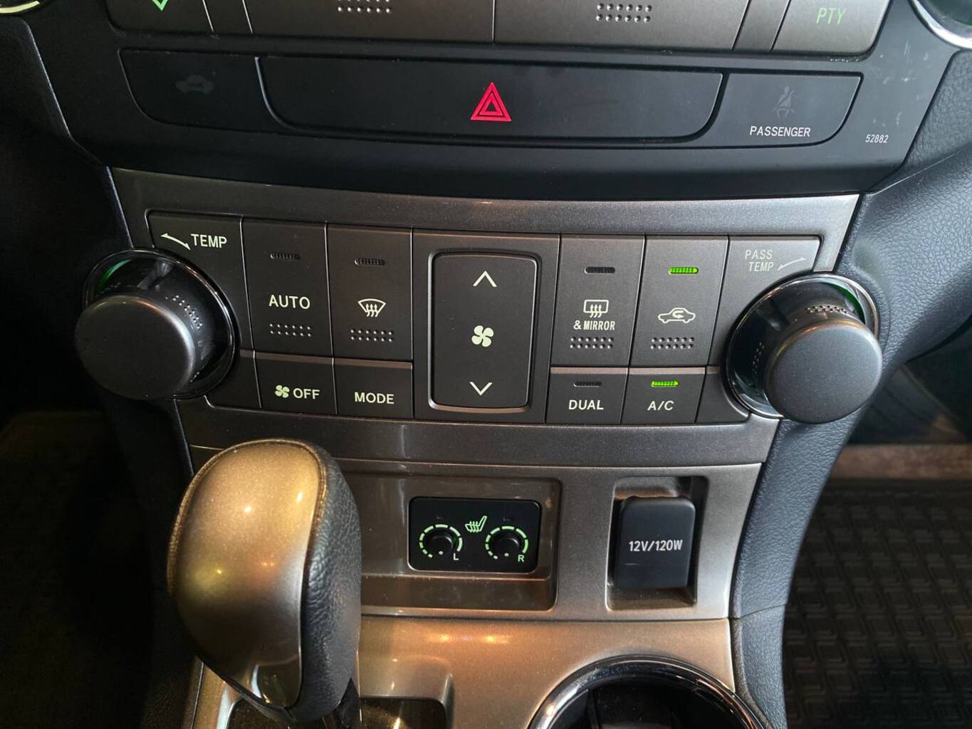 TOYOTA HIGHLANDER