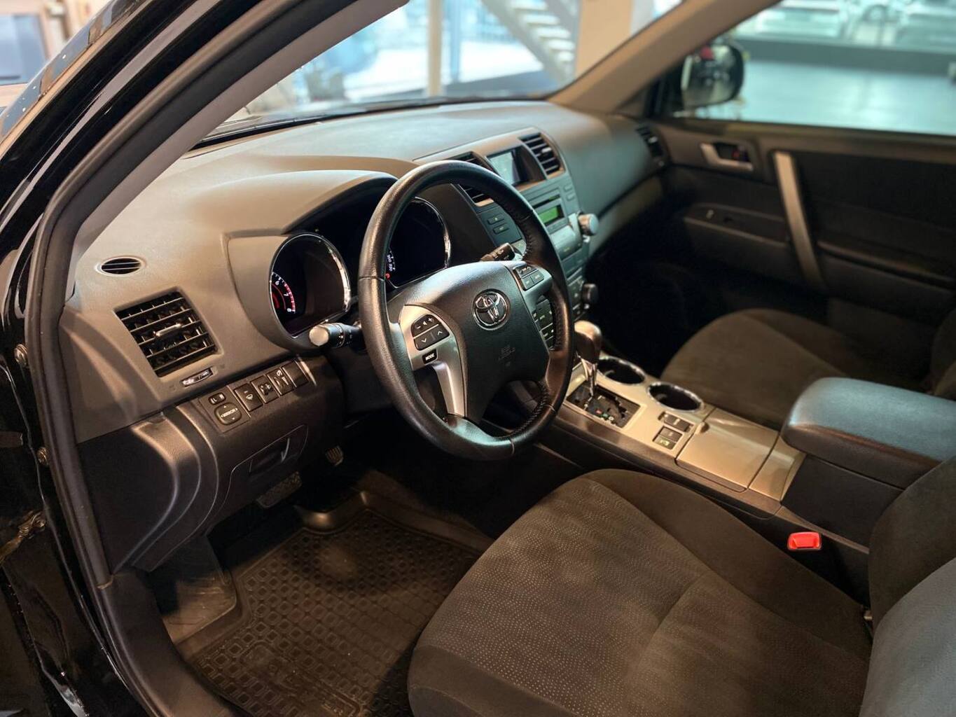 TOYOTA HIGHLANDER
